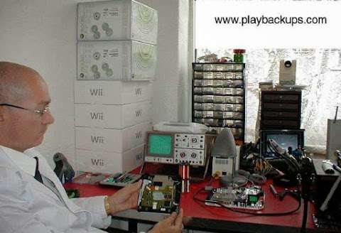 Playbackups electronic Xbox PS3 Wii repair centre photo